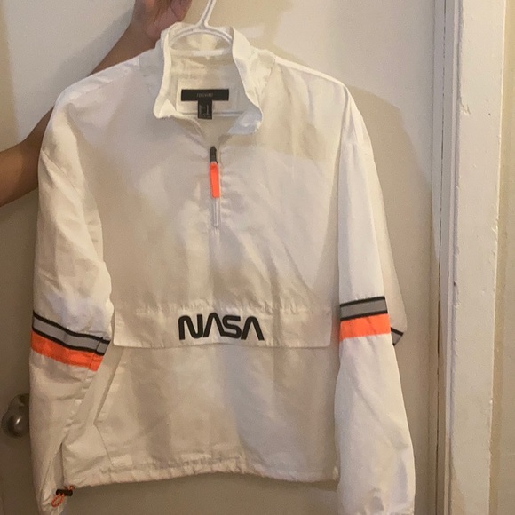 Windbreaker - Picture 1 of 5